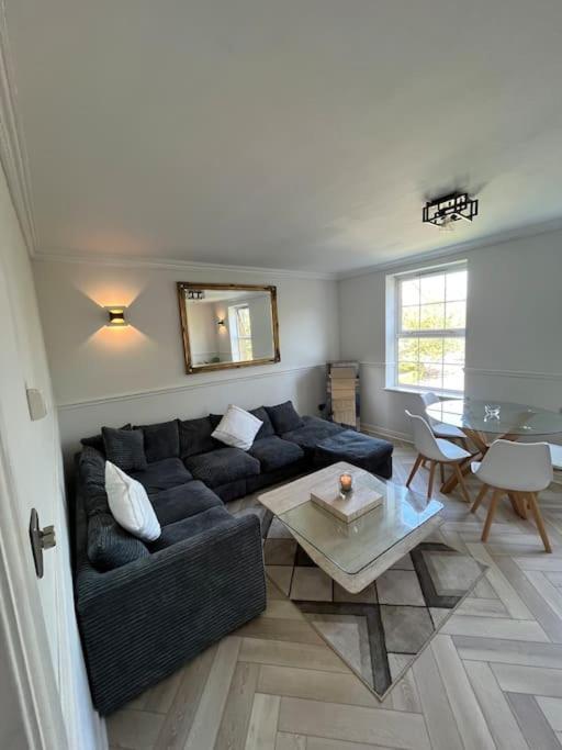 Stylish Penarth Marina Apartment Кардифф Экстерьер фото